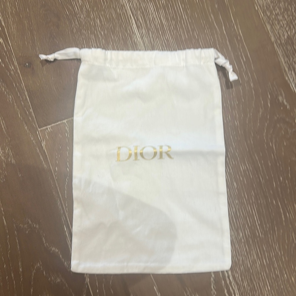 Little bag to hold designer